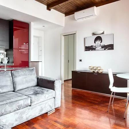 Joivy Charming In The Heart Of Isola District Apartment